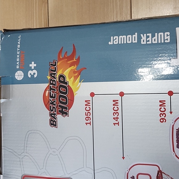 Basketball hoop + darts can be played on the back - Picture 3 of 14